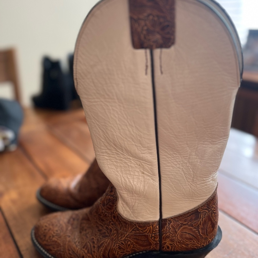 Olathe Boot Co. Two-Tone Brown Tooled Leather/White Cowgirl Heeled Boots Sz 7 - Picture 10 of 10